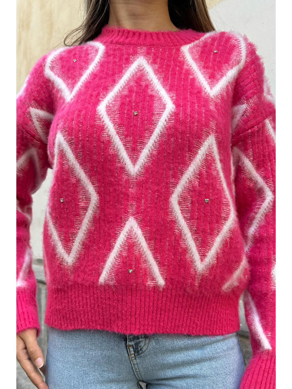 Pembe Kadın Desenli Taş İşlemeli Triko Kazak-2