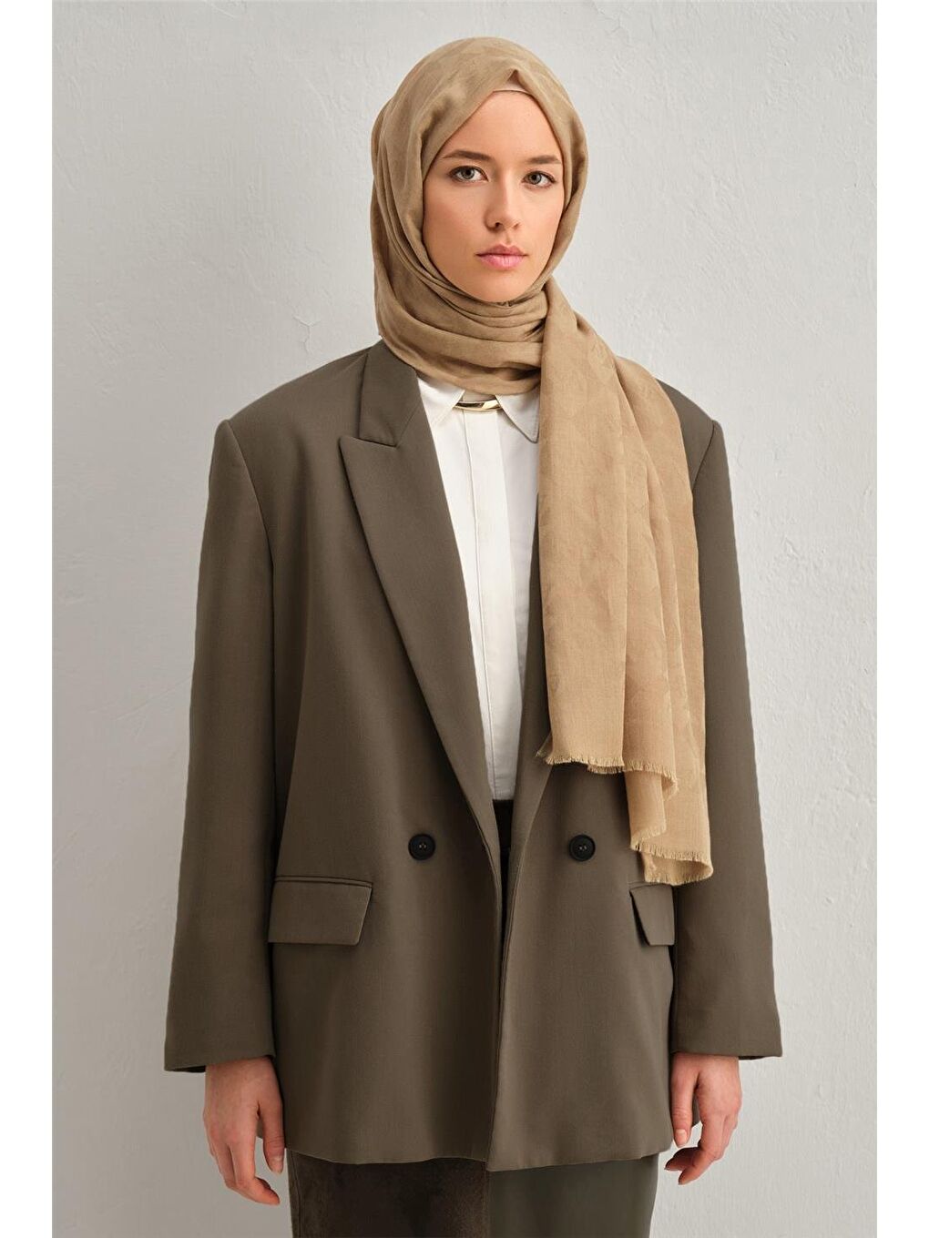 Bej Lyocell Yün Monogram Desen Şal 03-1