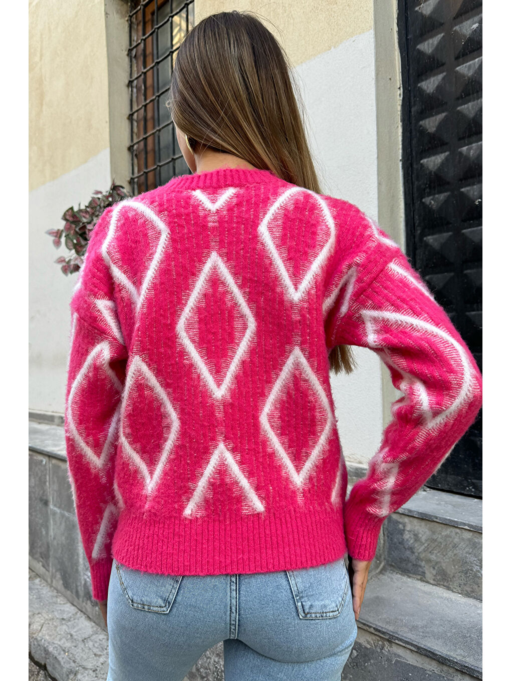 Pembe Kadın Desenli Taş İşlemeli Triko Kazak-3