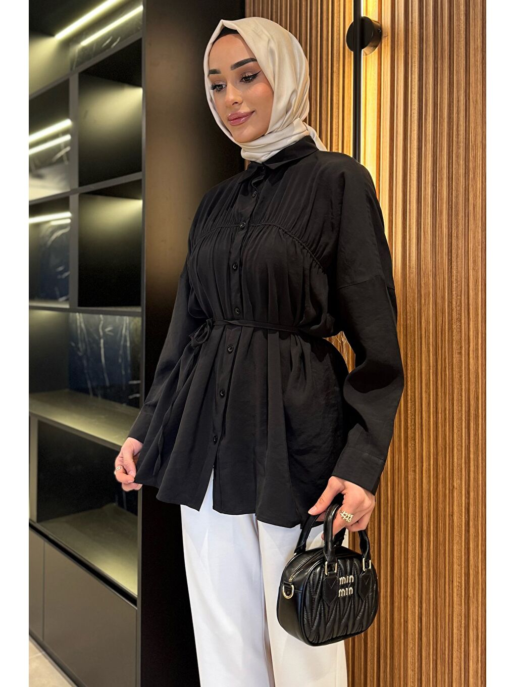 Siyah Kadın Ön Büzgü Detaylı Bel Bağlamalı Tesettür Tunik-2