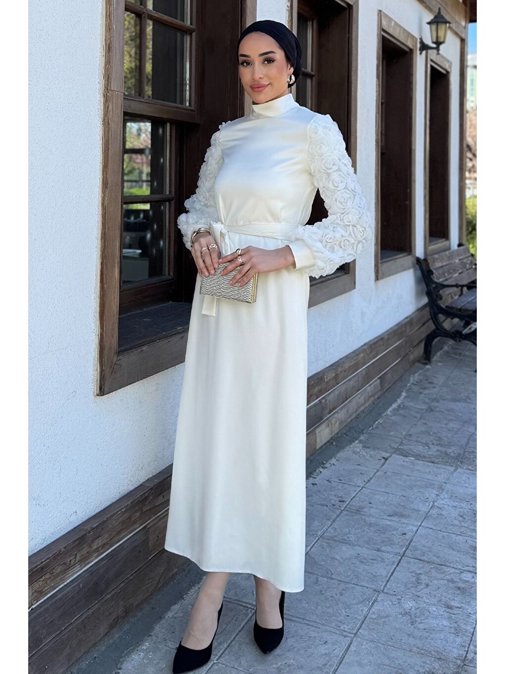 Ekru Kadın Kollar Gül Figürlü Bel Kuşaklı Tesettür Saten Abiye-3