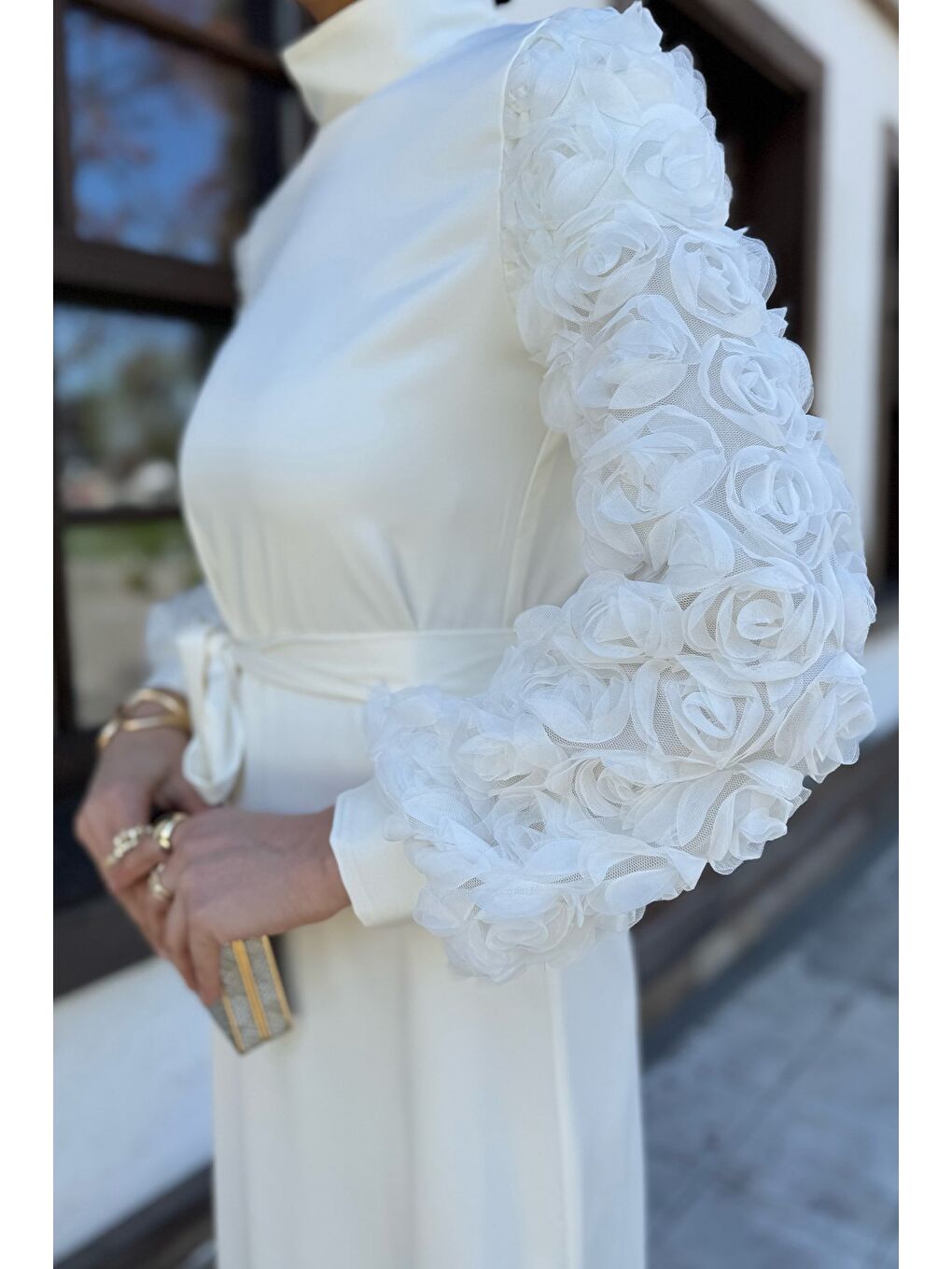 Ekru Kadın Kollar Gül Figürlü Bel Kuşaklı Tesettür Saten Abiye-5