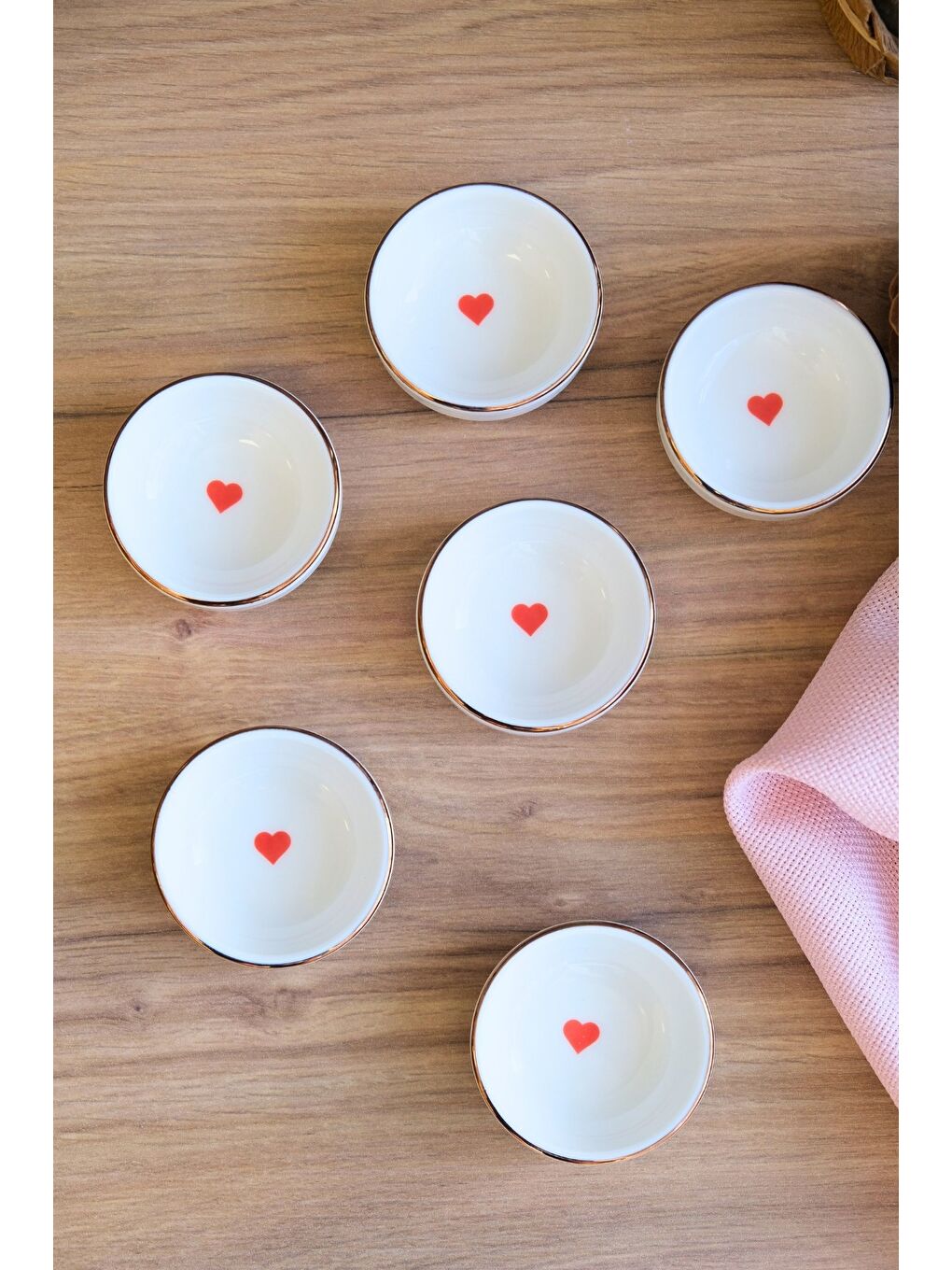 Karışık Porselen Kalpli İstifli Kase Altın Yaldızlı 6x2cm 30cc 6 Parça