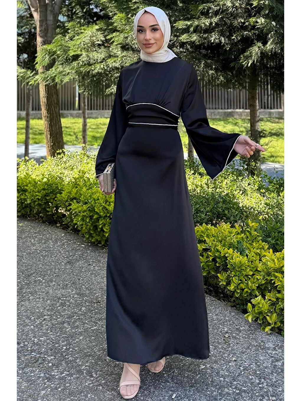 Siyah Tesettür Yan Bağlamalı Taşlı Saten Abiye Elbise-2