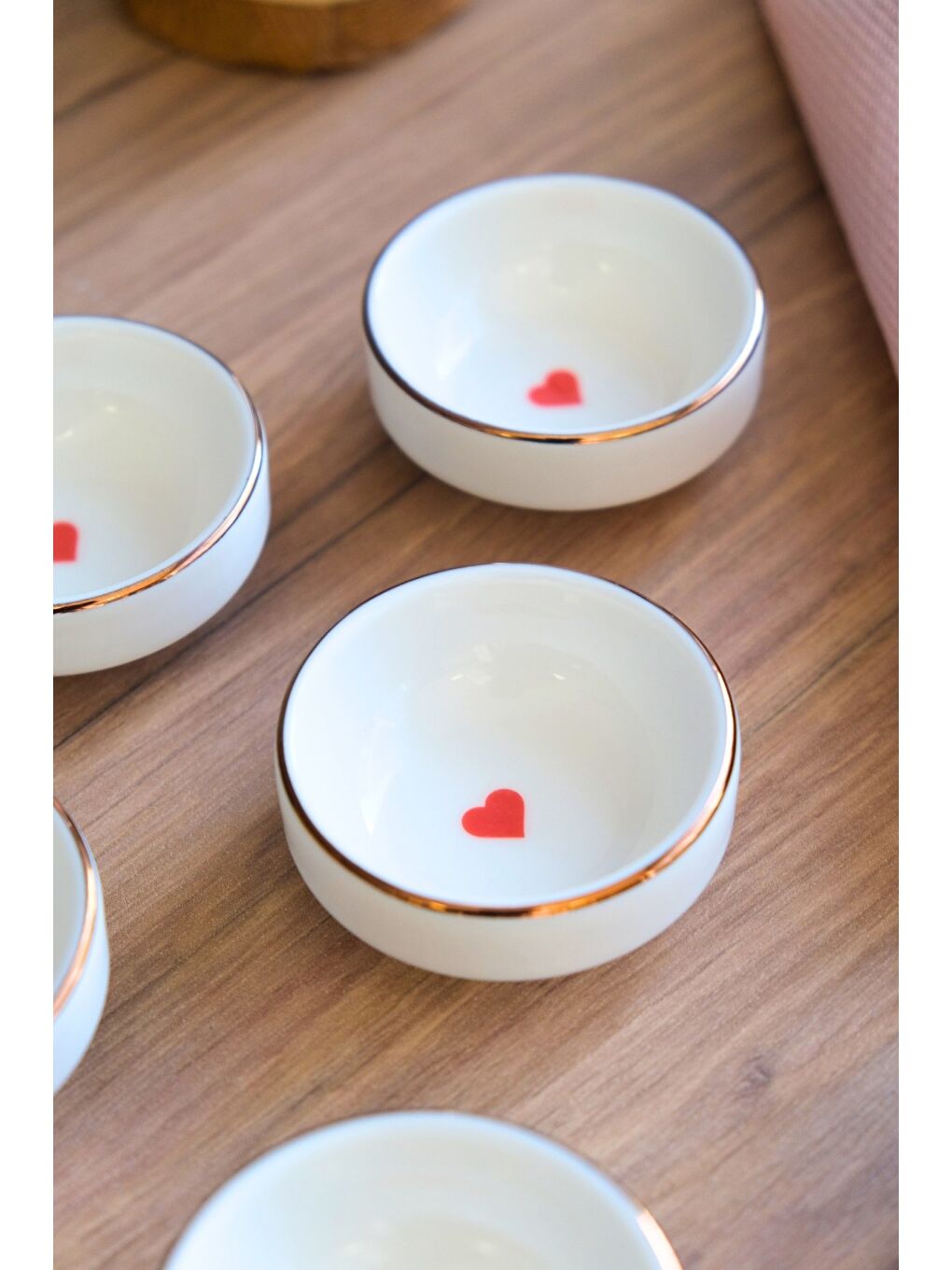 Karışık Porselen Kalpli İstifli Kase Altın Yaldızlı 6x2cm 30cc 6 Parça-2