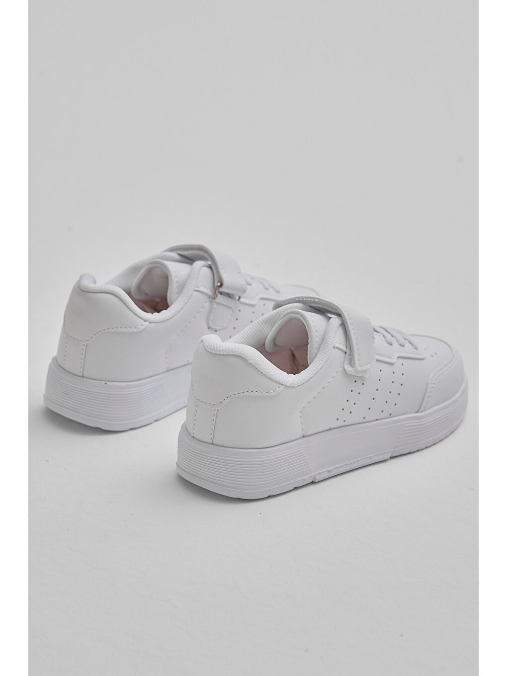 Çocuk Unisex Beyaz Faylon Hafif Taban Bağcıklı Günlük Spor Ayakkabı-3