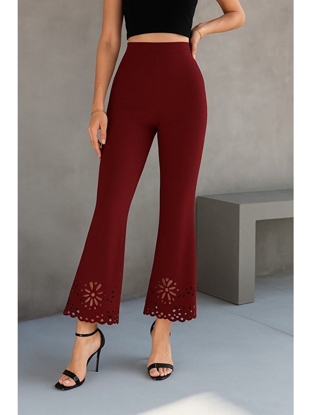 Bordo Kadın Yüksek Bel Paçaya Doğru Genişleyen Lazer çiçek Kesim Detaylı Ithal Krep Pantolon-2