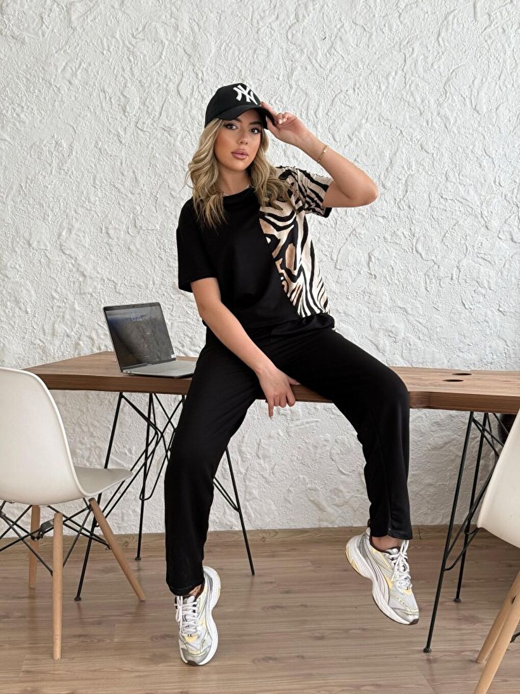Siyah Kadın Bisiklet Yaka Kısa Kol Leopar Desen Bluz Ve Pantolon Ikili Takım