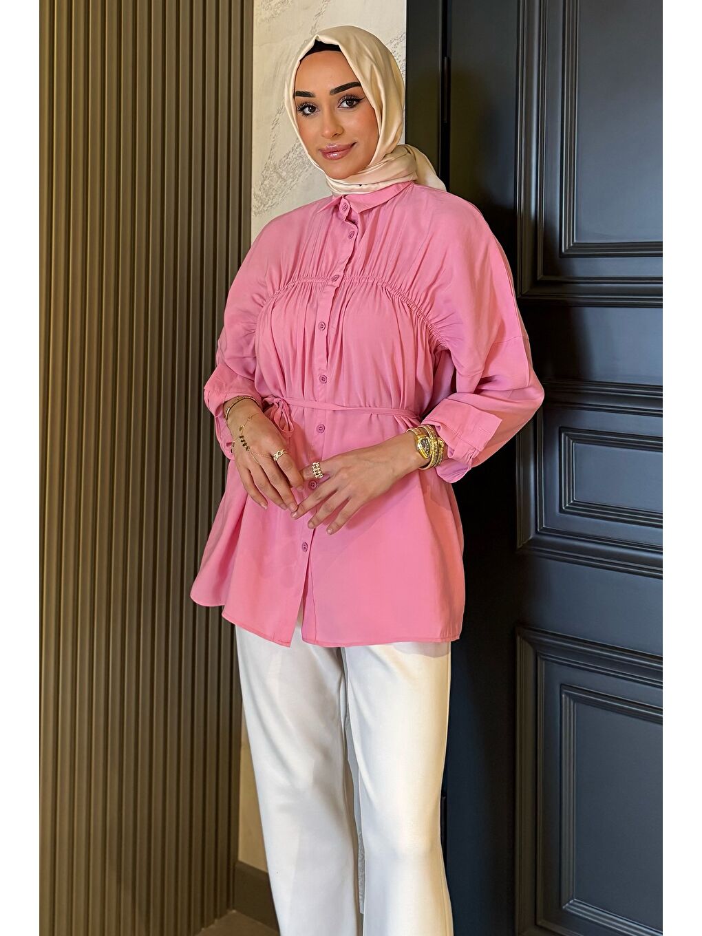 Pembe Kadın Ön Büzgü Detaylı Bel Bağlamalı Tesettür Tunik