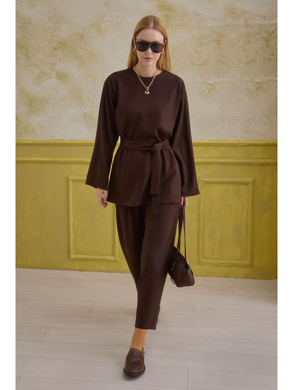 Kahverengi Minimal Takım Kahve-1