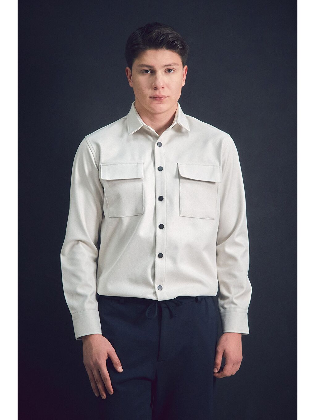 Bej Basic Çift Cepli Çıtçıtlı Gömlek-2