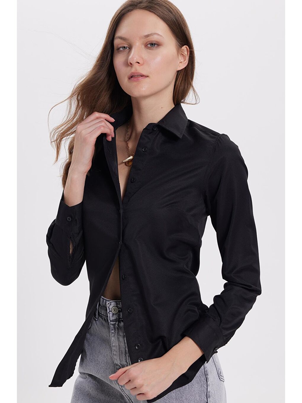 Kadın Slim Fit Dar Kesim Vücuda Oturan Uzun Kollu Siyah Basic Gömlek-1