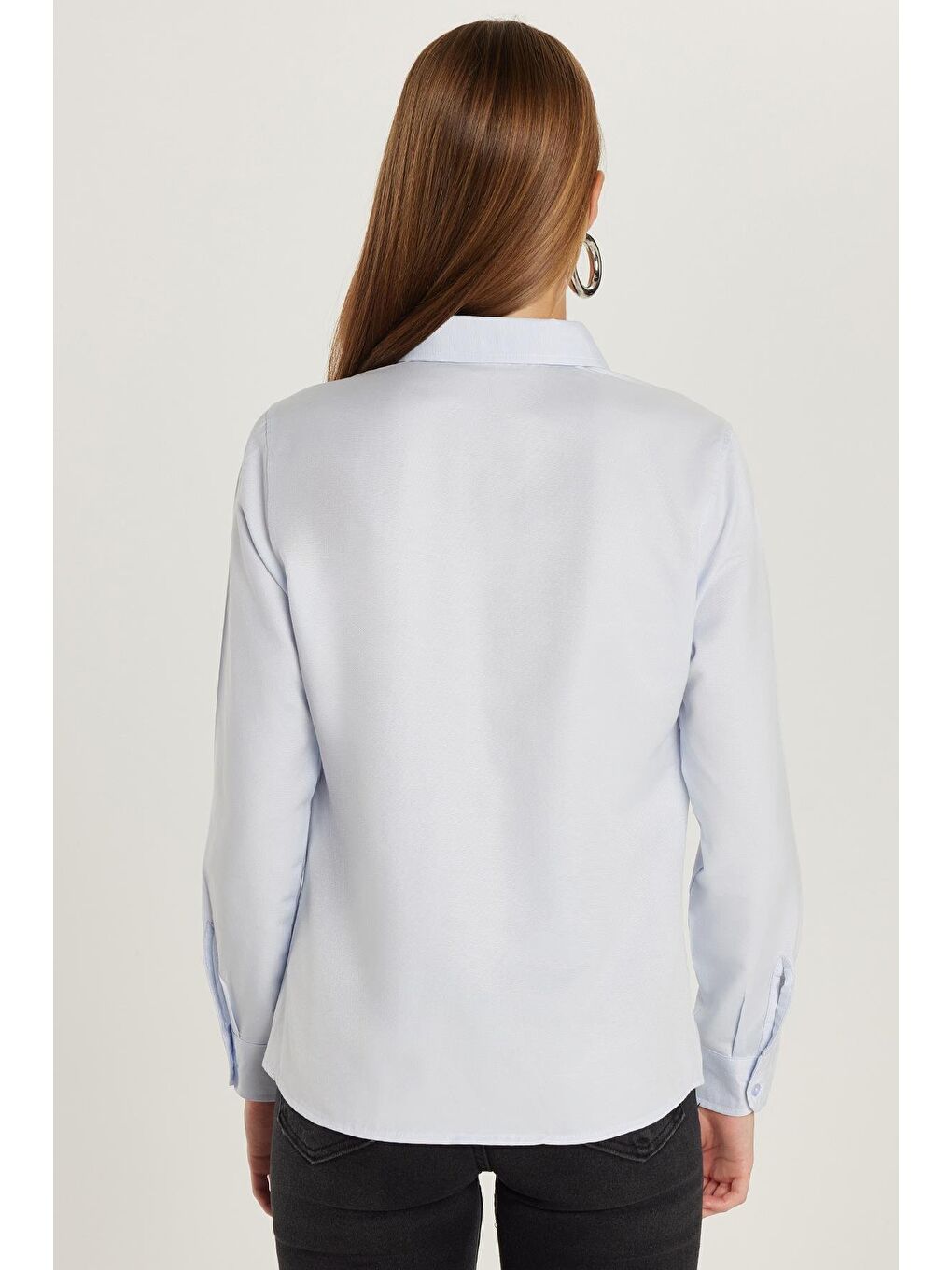 Kadın Slim Fit Dar Kesim Uzun Kollu Pamuklu Vücuda Oturan Dokulu Mavi Basic Gömlek-4