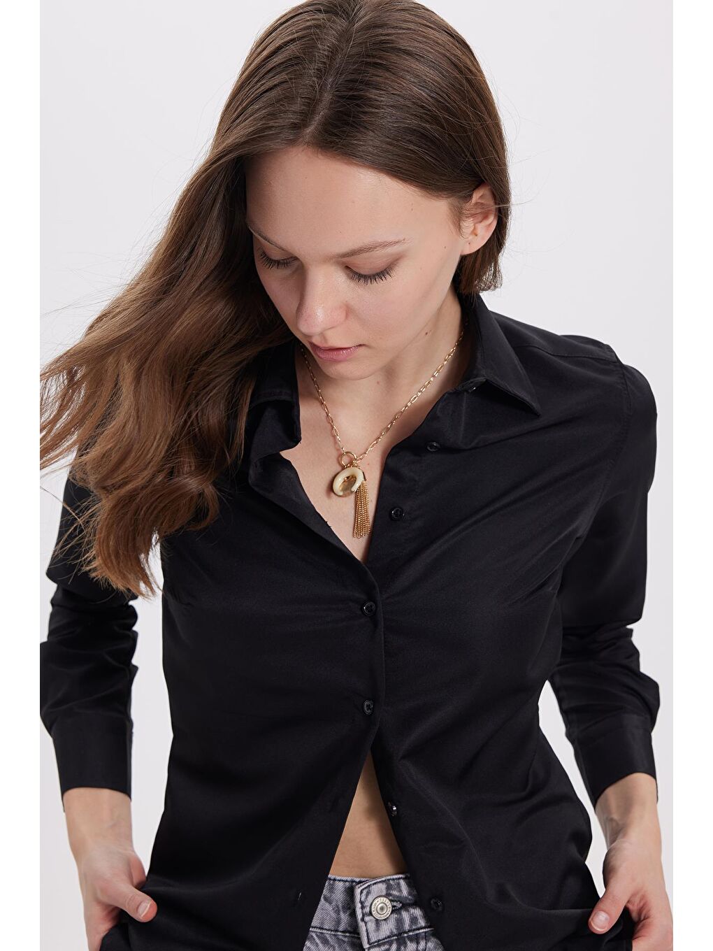 Kadın Slim Fit Dar Kesim Vücuda Oturan Uzun Kollu Siyah Basic Gömlek-6