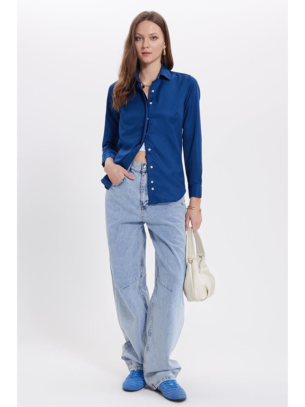 Kadın Slim Fit Dar Kesim Vucüda Oturan Uzun Kollu Gizli Düğme Detaylı Lacivert Basic Gömlek-2