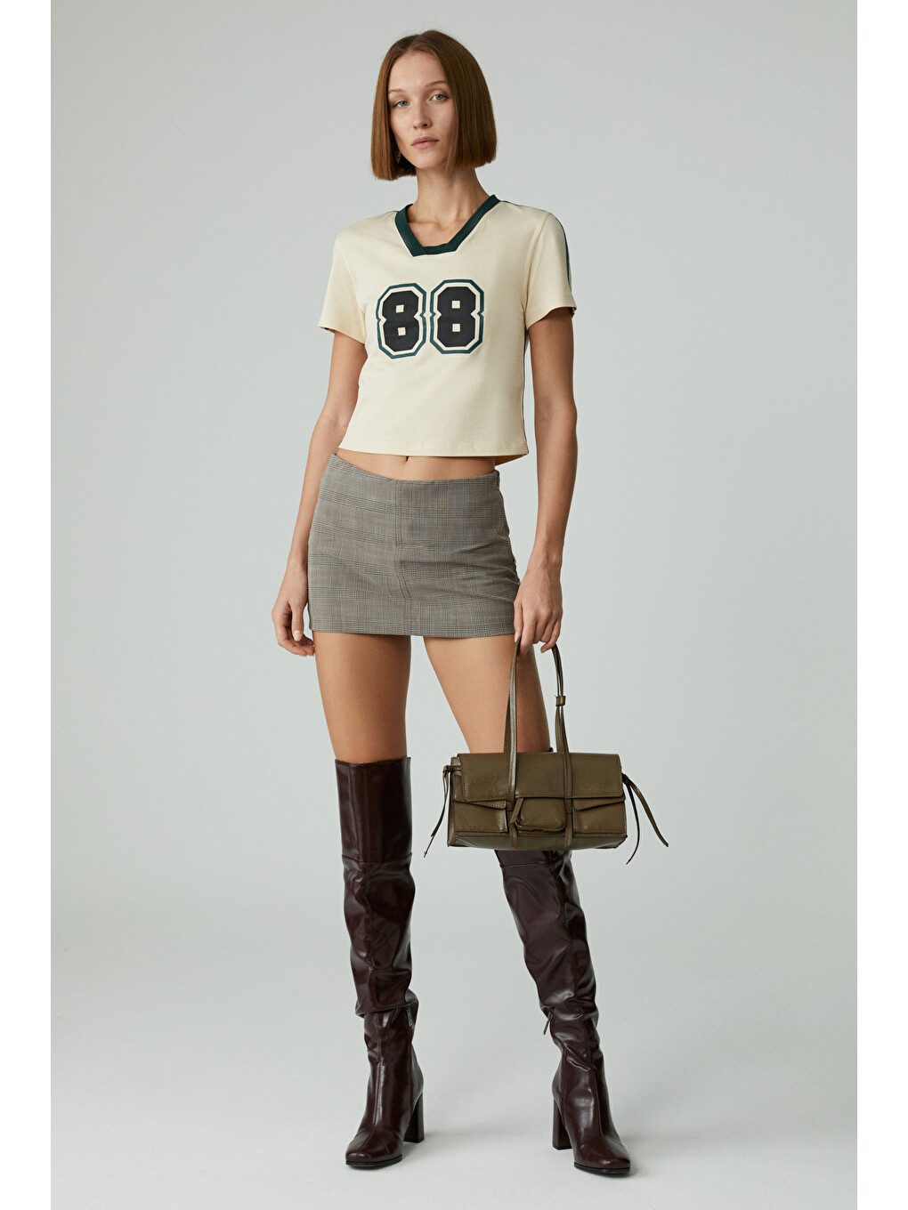Yeıdy Kadın Slim Baskılı Kısa Kol Asimetrik Yaka Bej T-shirt-3