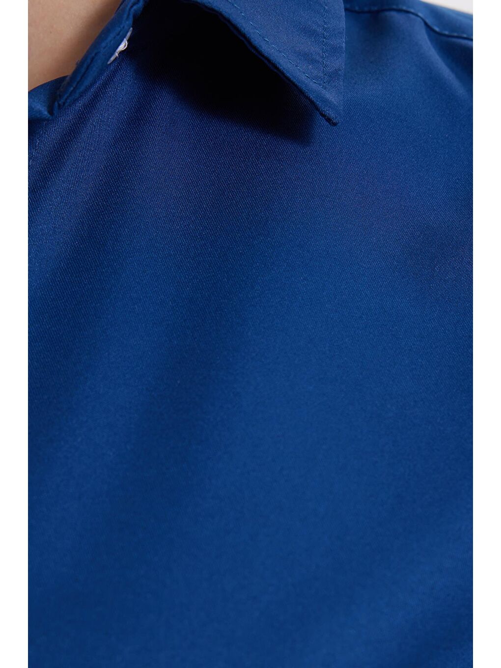 Kadın Slim Fit Dar Kesim Vucüda Oturan Uzun Kollu Gizli Düğme Detaylı Lacivert Basic Gömlek-4