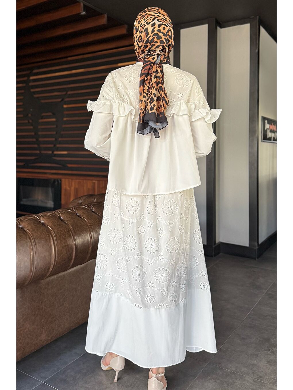 Beyaz Kadın Fırfırlı Fistolu Taş İşlemeli Tesettür Gömlek Etek İkili Takım-7