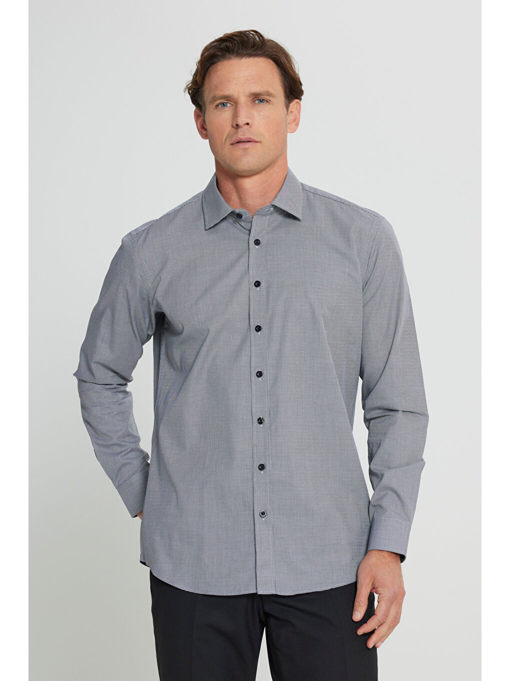 Erkek Siyah-Beyaz %100 Pamuk Comfort Fit Rahat Kesim Klasik Yaka Armürlü Gömlek-2