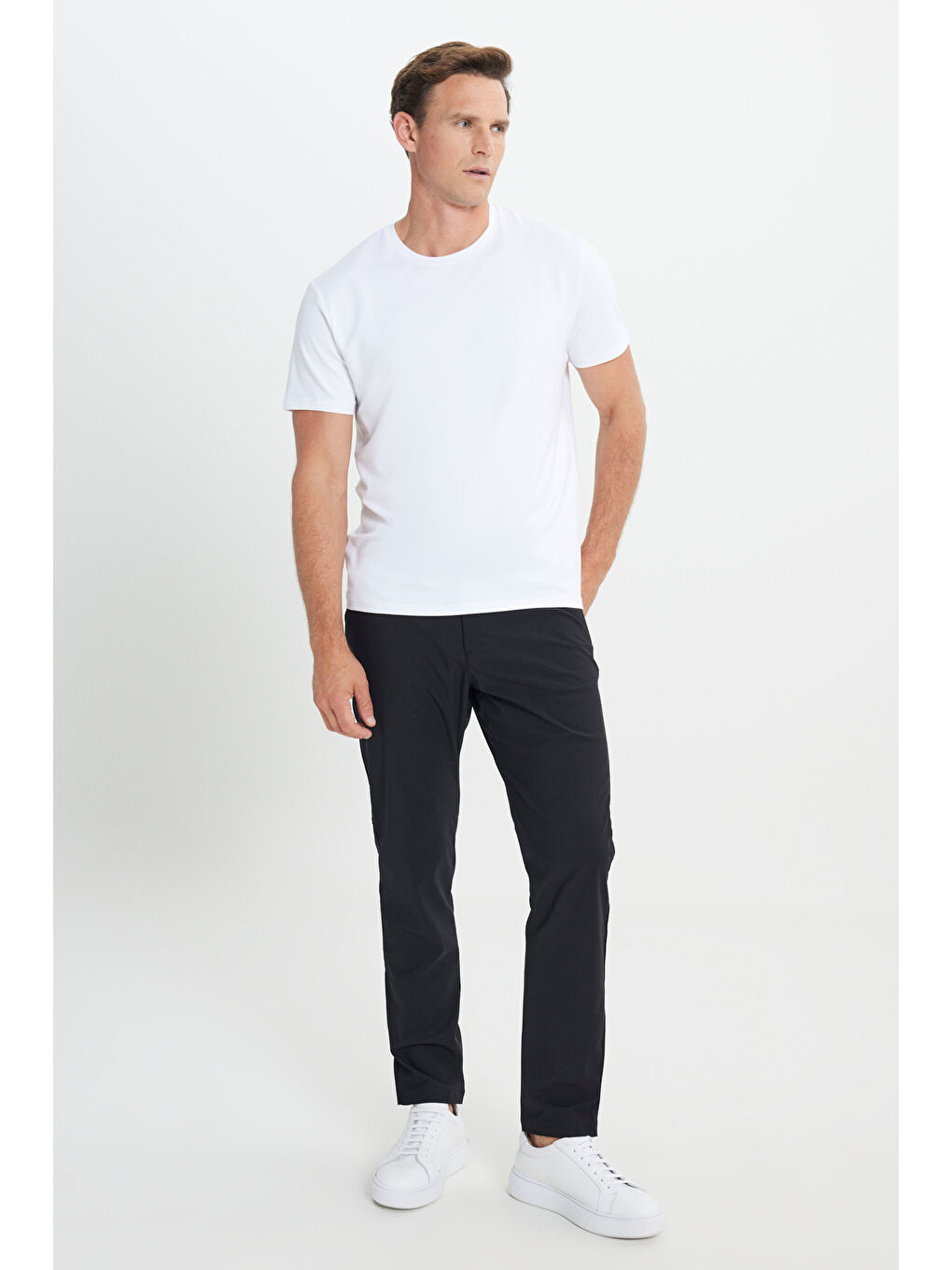 Erkek Beyaz Standart Fit Normal Kesim Bisiklet Yaka Pamuklu Tişört-1