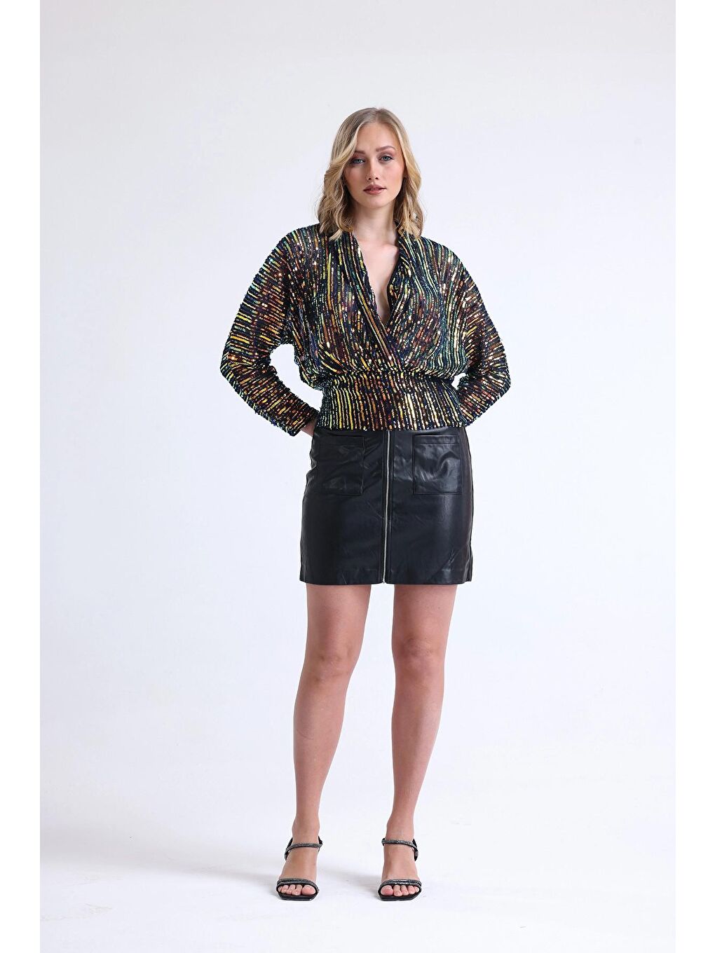 Karışık Kruvaze Yaka Beli Lastikli Uzun Kollu Payet İşlemeli Bluz SU-34-1