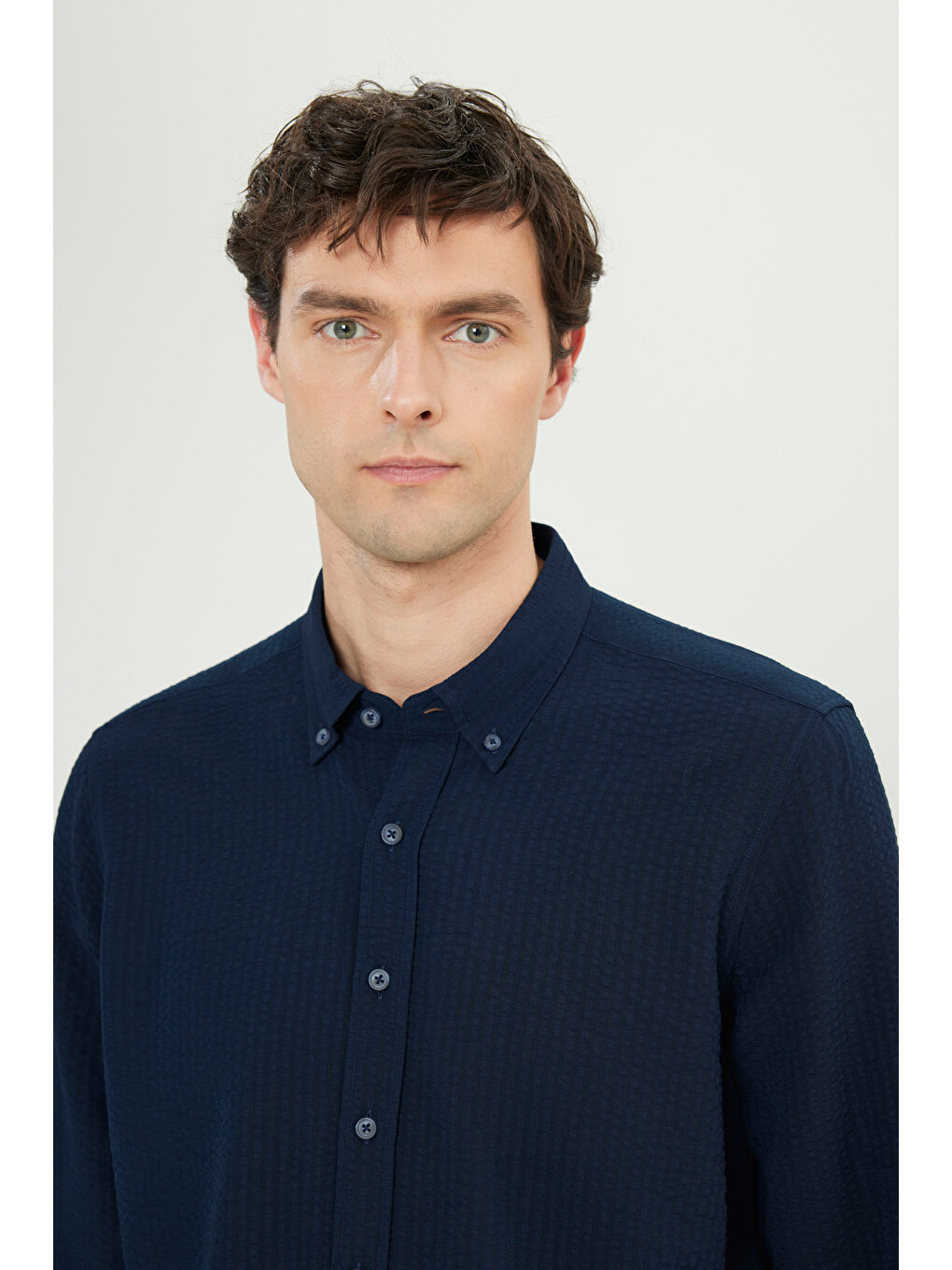 Erkek Lacivert Slim Fit Dar Kesim Düğmeli Yaka %100 Pamuk Gömlek-4