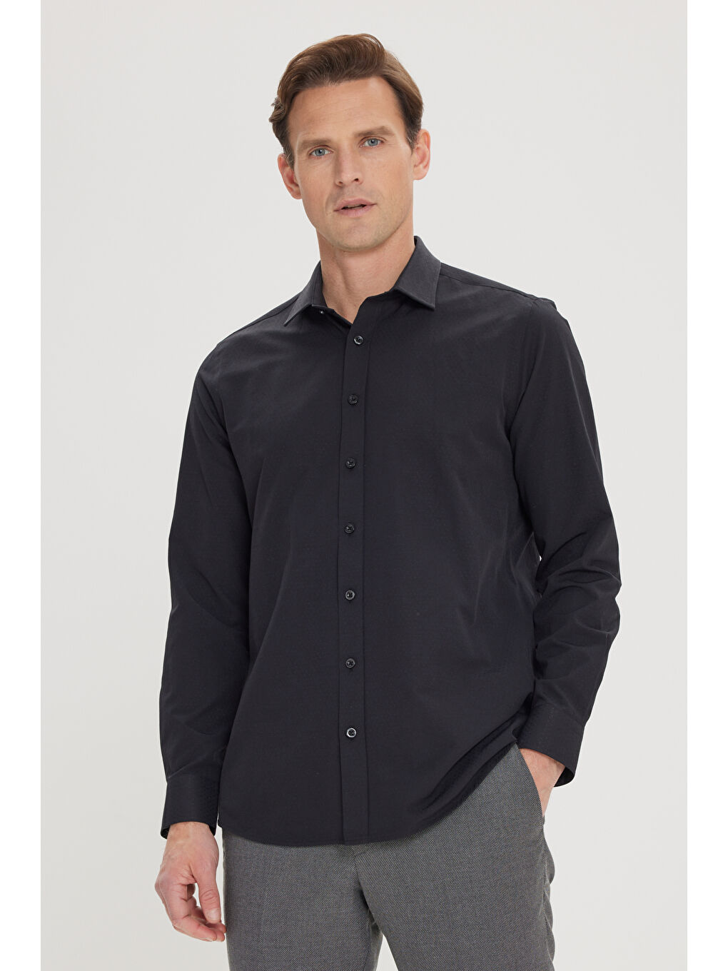 Erkek Siyah Slim Fit Dar Kesim Klasik Yaka Pamuklu Armürlü Gömlek