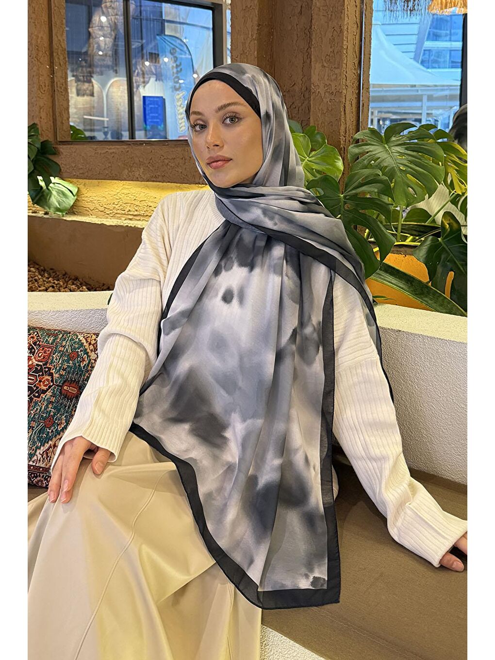 Batik Desen Soft Şal Siyah-1