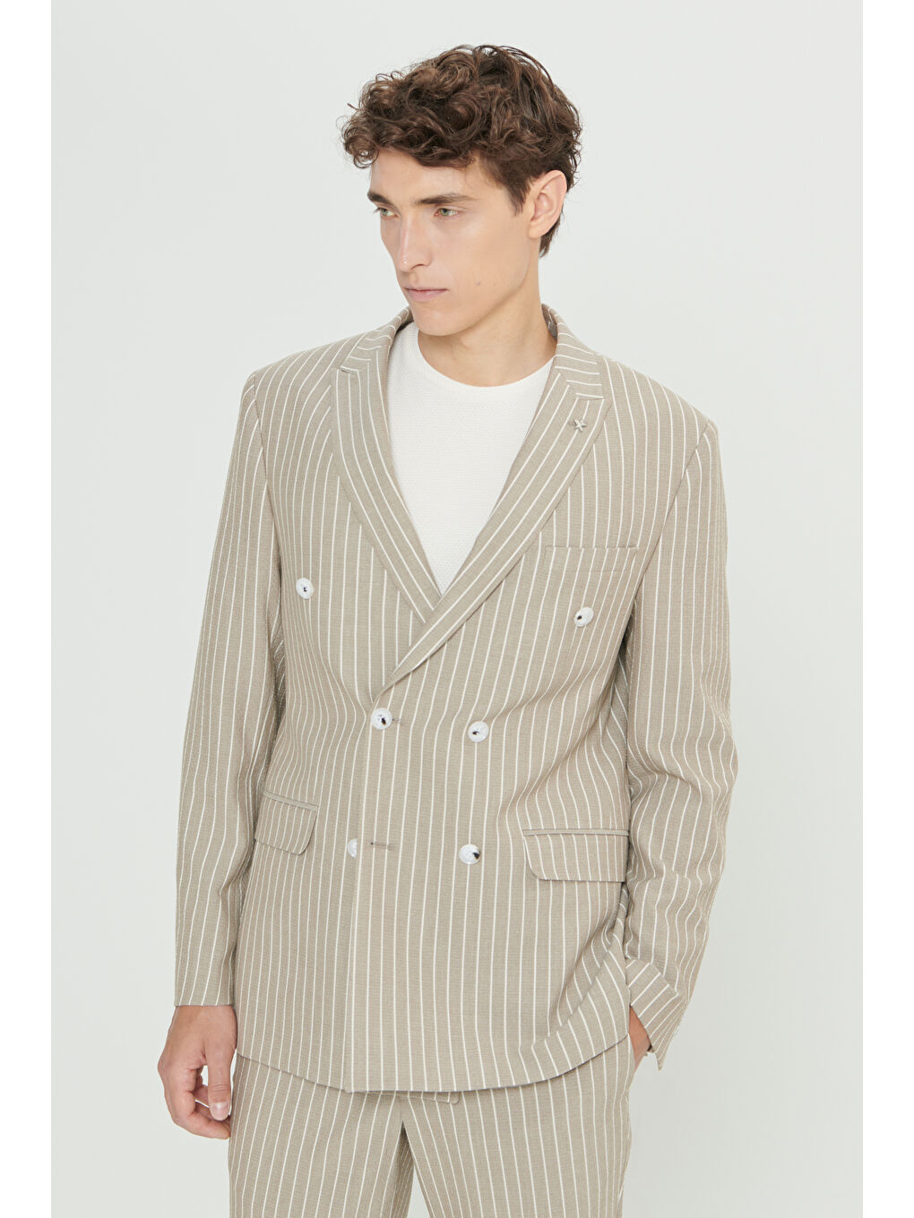 Erkek Bej-Beyaz Slim Fit Kırlangıç Yaka Gofre Desenli Kruvaze Takım Elbise