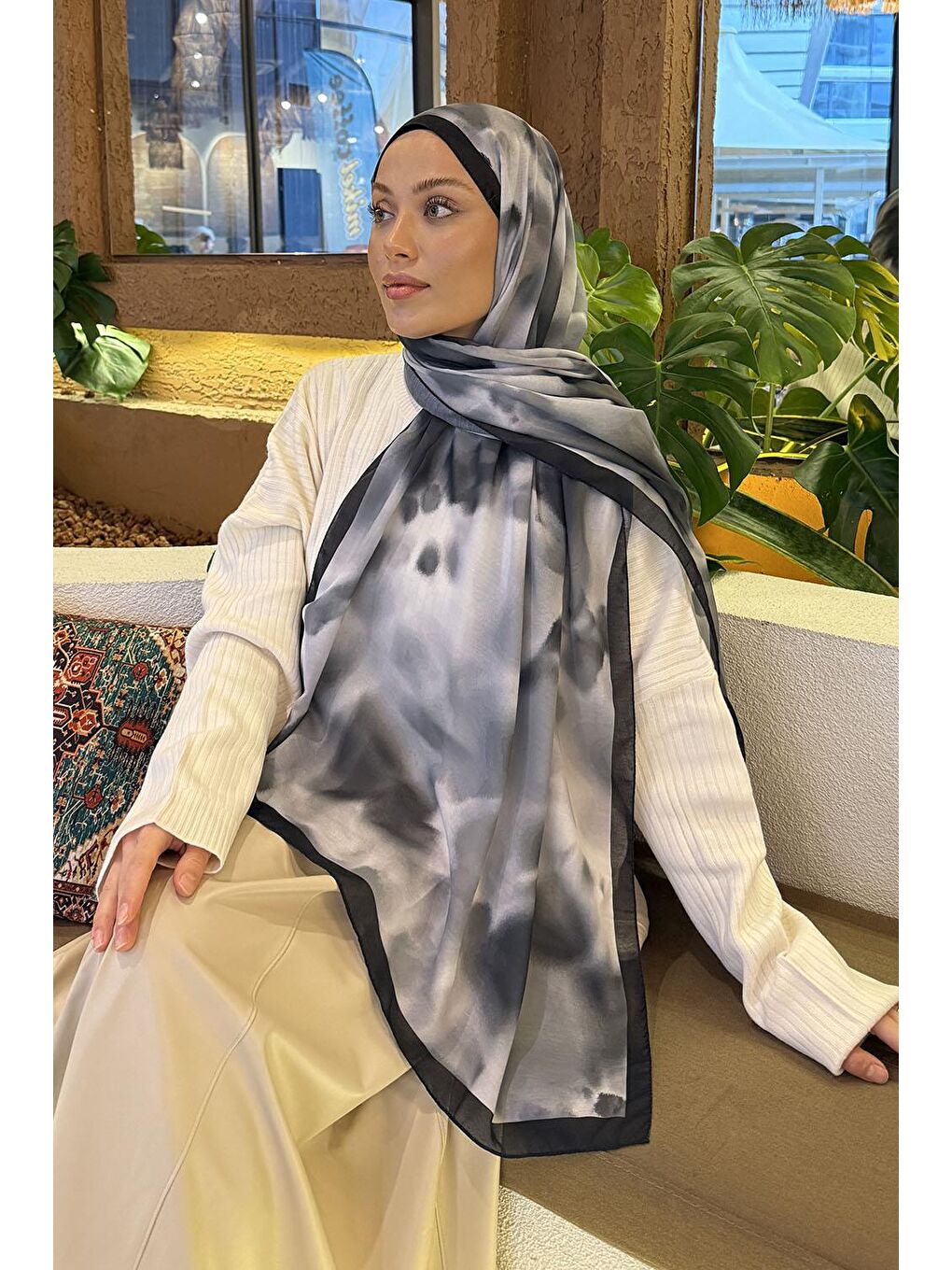 Batik Desen Soft Şal Siyah-2