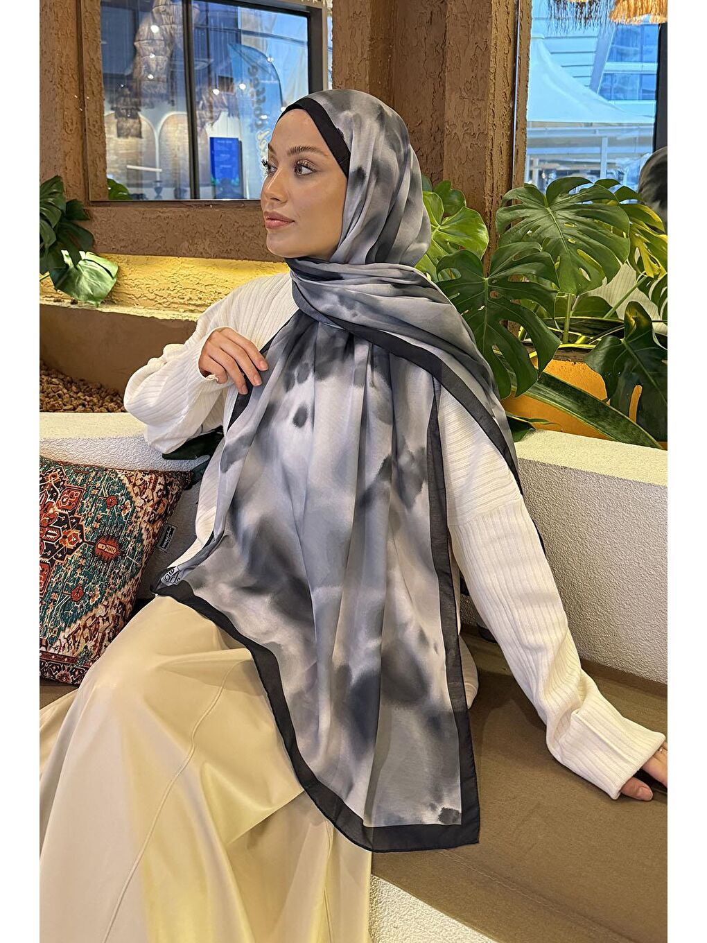 Batik Desen Soft Şal Siyah-3