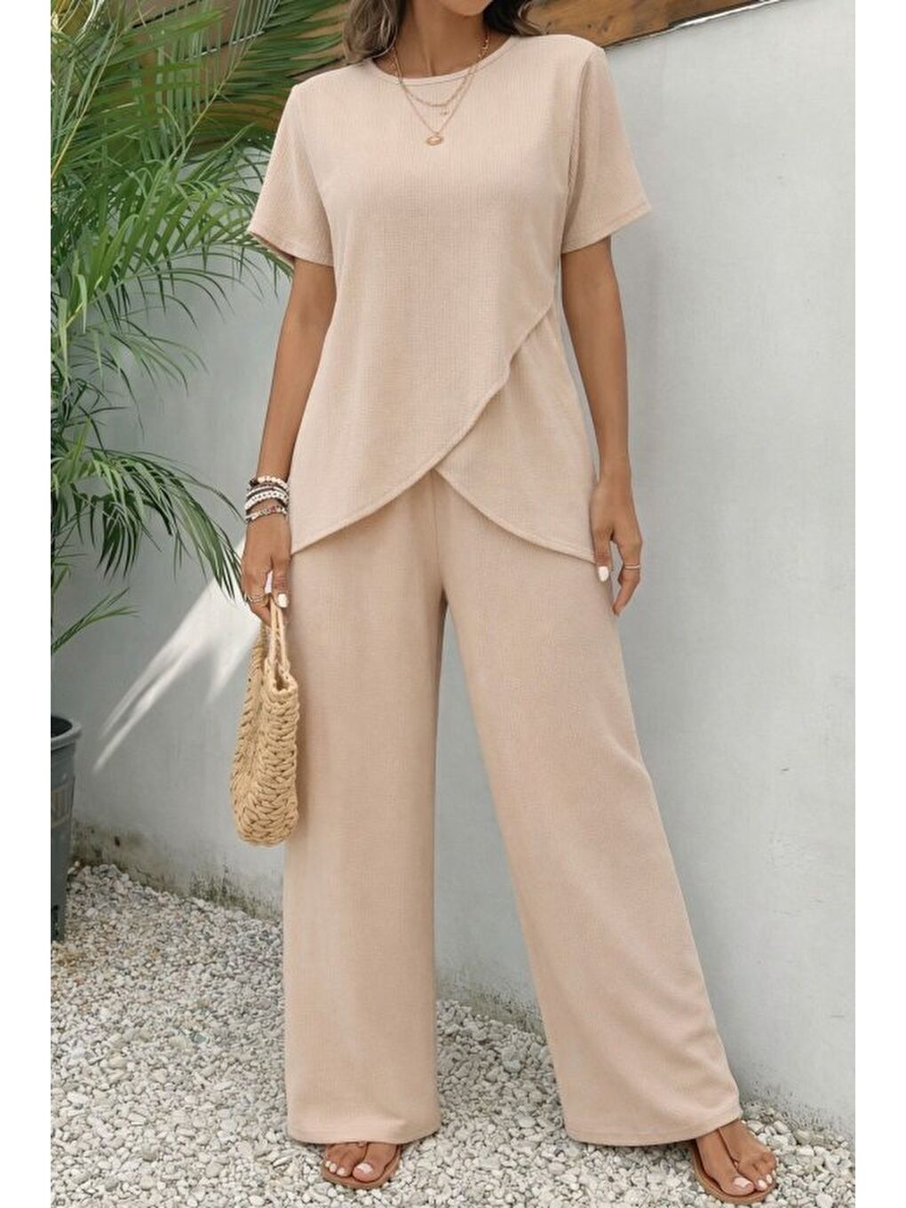 Bej Kadın Kısa Kollu Bisiklet Yaka Asimetrik Kesim Detaylı Bürümcük Bluz Ve Pantolon Ikili Takım-1
