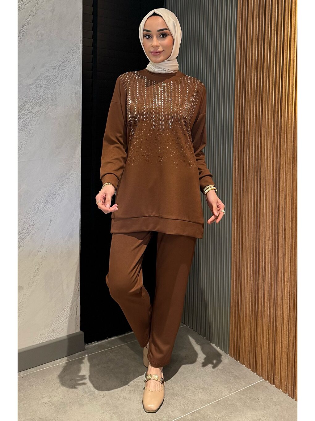 Kahverengi Büyük Beden Taşlı Tesettür Tunik Pantolon İkili Takım-1
