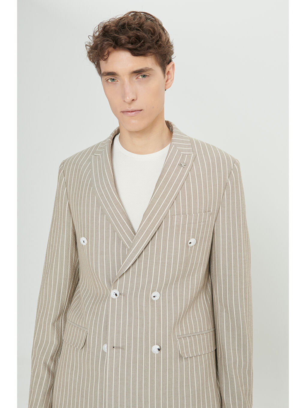 Erkek Bej-Beyaz Slim Fit Kırlangıç Yaka Gofre Desenli Kruvaze Takım Elbise-4