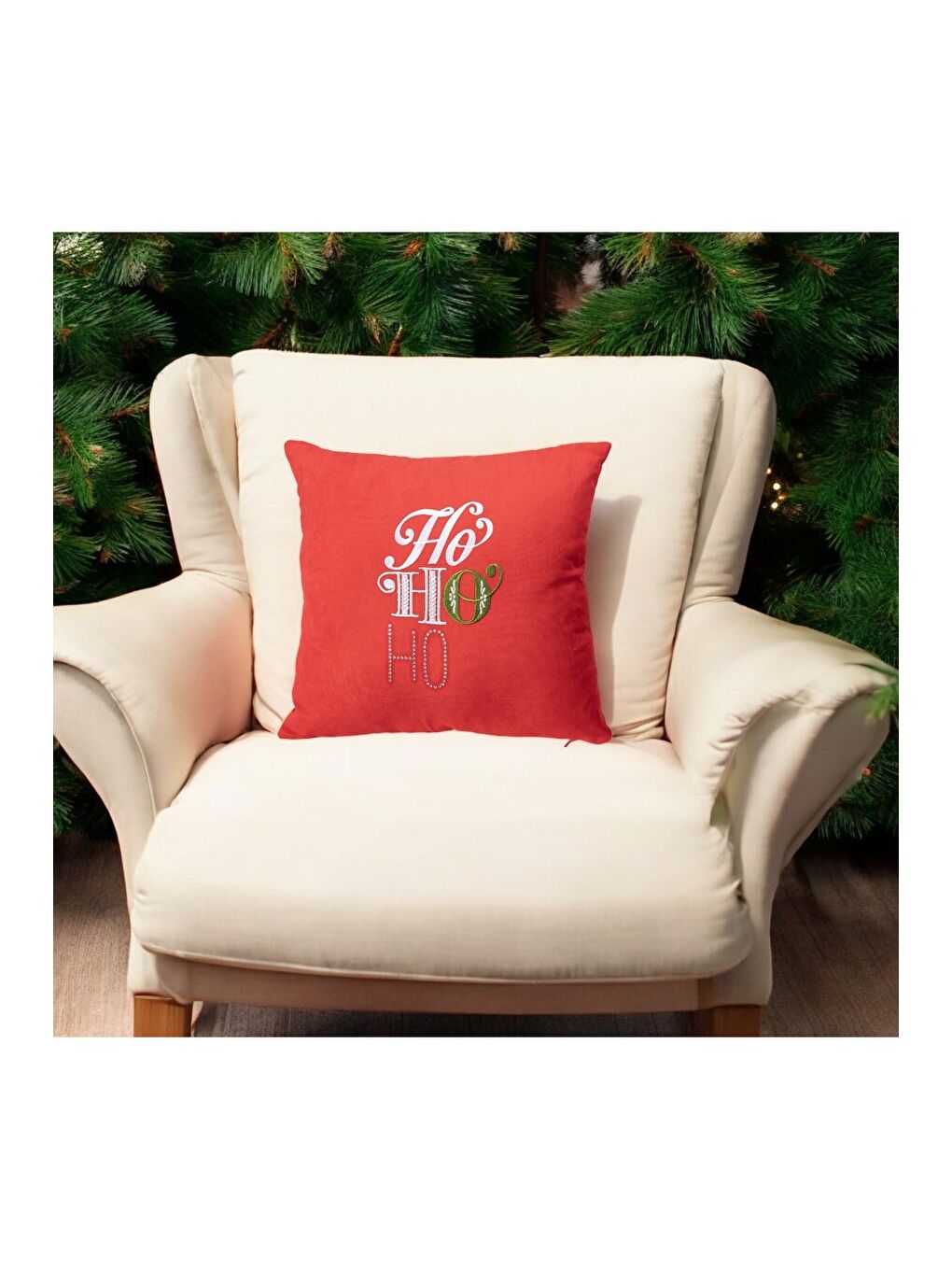 Yılbaşı Noel Temalı "HO HO HO" Nakış ve İşleme Detaylı Dekoratif Kırlent Kılıfı - Kırmızı 45x45-1