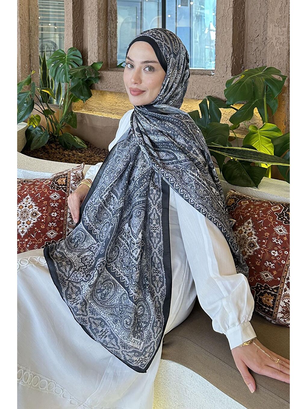 Retro Desen Pamuk Şal Siyah Vizon-2