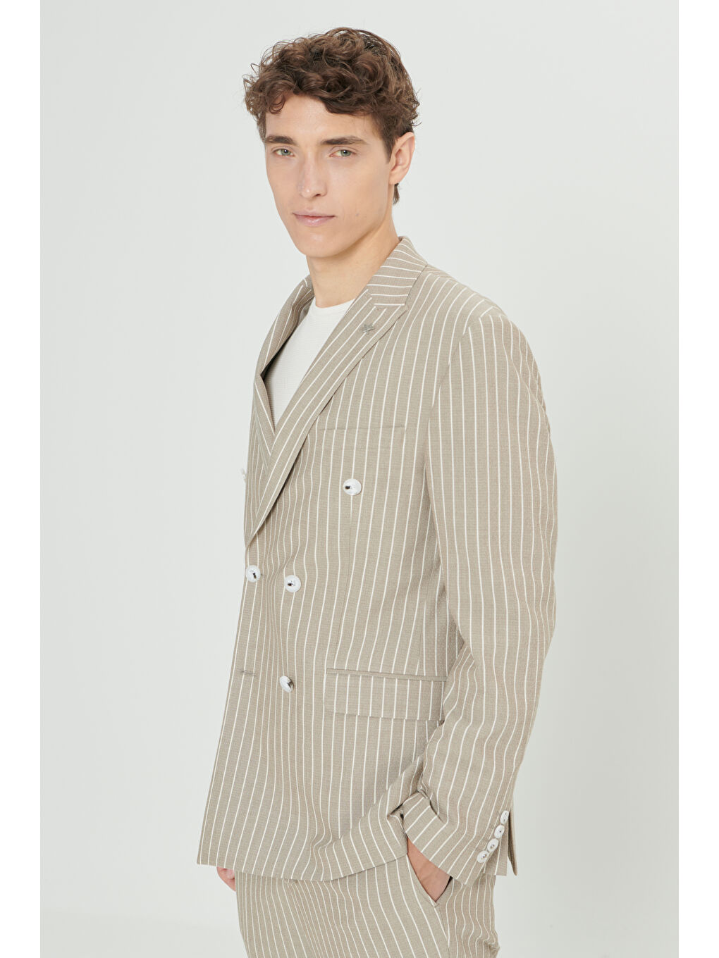 Erkek Bej-Beyaz Slim Fit Kırlangıç Yaka Gofre Desenli Kruvaze Takım Elbise-5