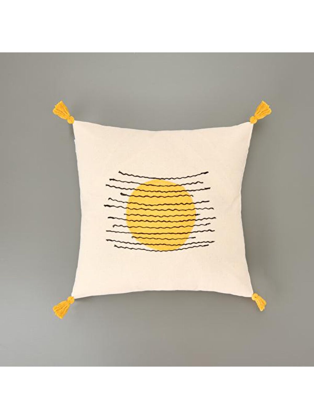 Lila Soft Nakışlı Püsküllü Kırlent - Ekru / Hardal - 40x40 cm-1