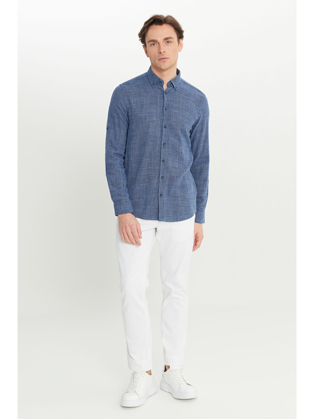 Erkek Lacivert %100 Pamuk Flamlı Slim Fit Dar Kesim Düğmeli Yaka Armürlü Gömlek-1