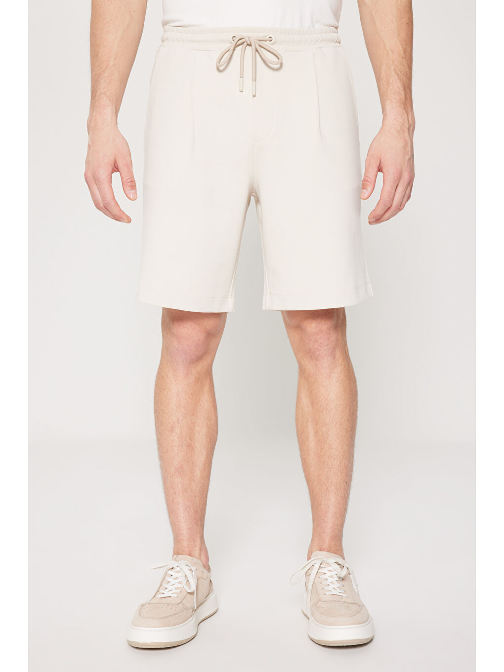 Erkek Bej Slim Fit Dar Kesim Pamuklu Yan Cepli Örme Şort-1