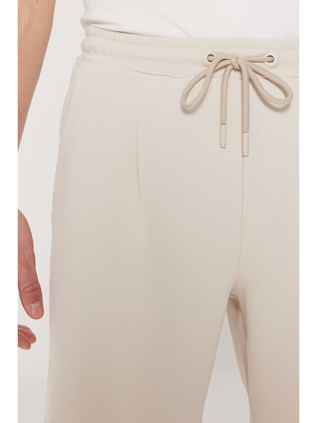 Erkek Bej Slim Fit Dar Kesim Pamuklu Yan Cepli Örme Şort-3