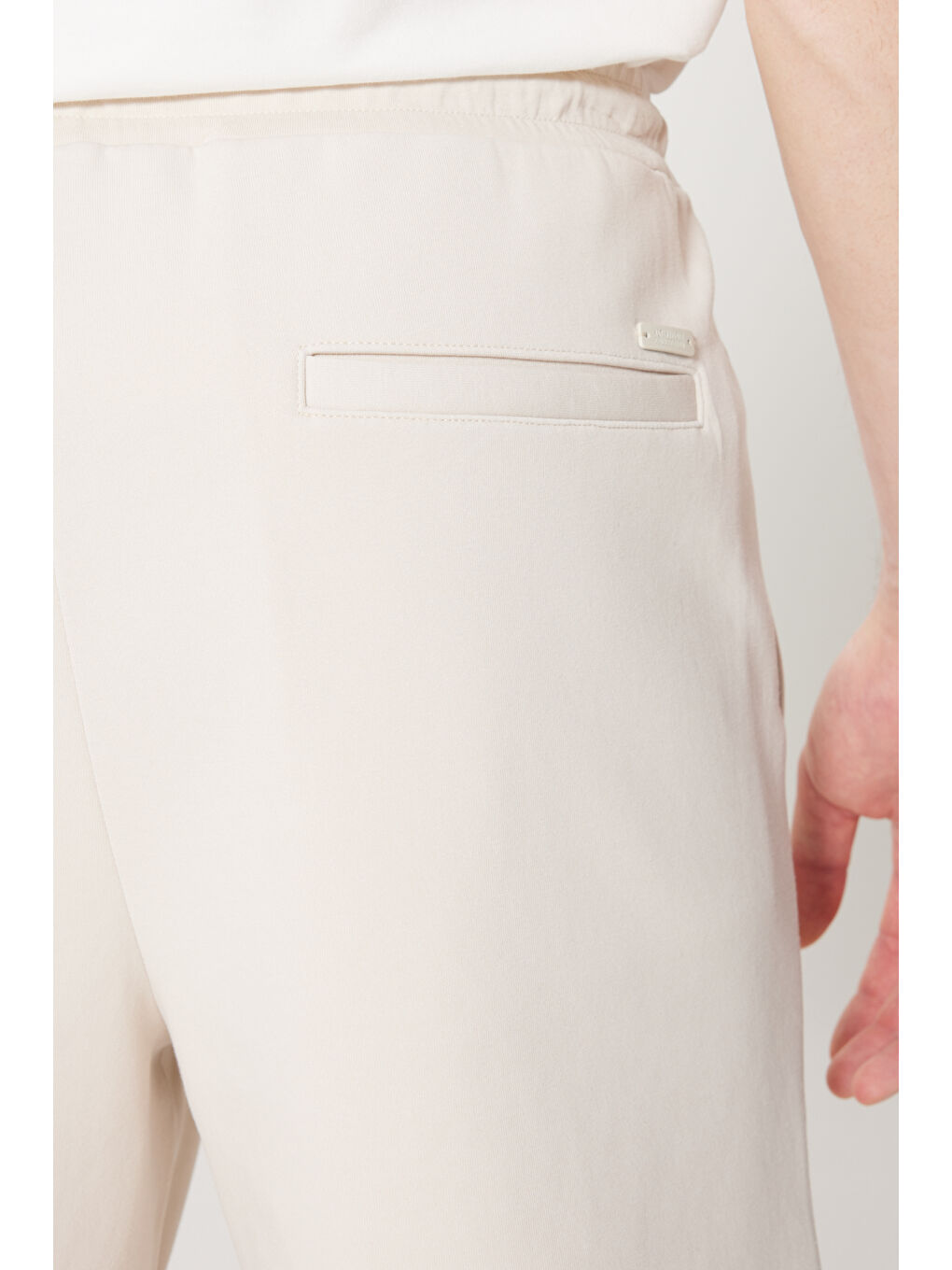 Erkek Bej Slim Fit Dar Kesim Pamuklu Yan Cepli Örme Şort-4