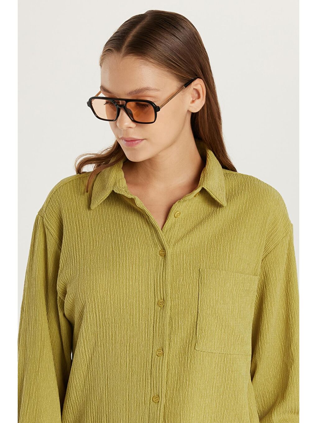 Kadın Relax Fit Rahat Kesim Uzun Kollu Gofre Yeşil Gömlek-1