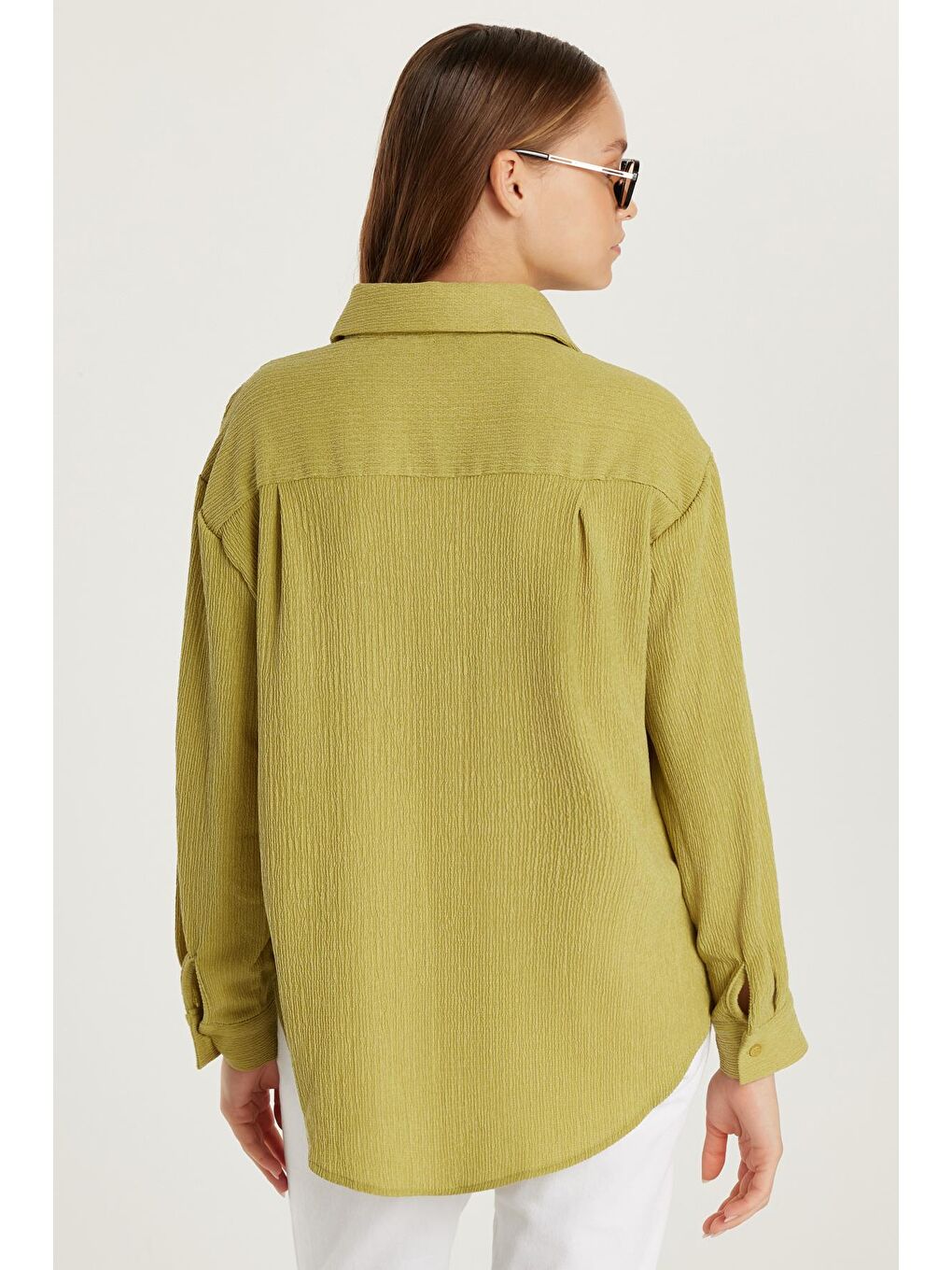 Kadın Relax Fit Rahat Kesim Uzun Kollu Gofre Yeşil Gömlek-4