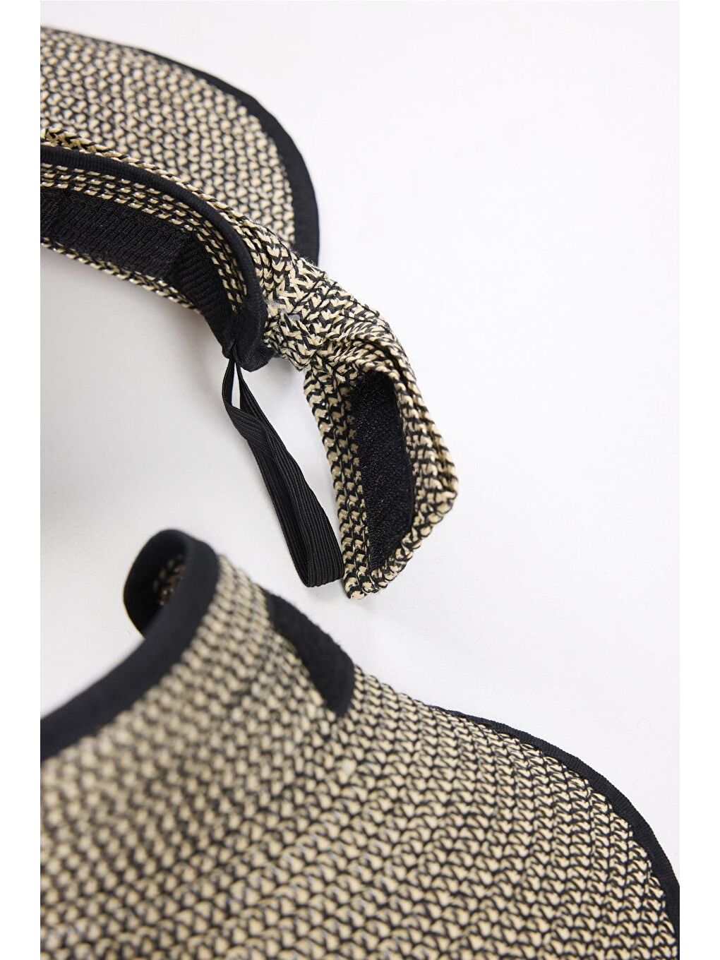 Fiyonk Detaylı Katlanabilir Siyah Bej Vizör Plaj Şapkası 17-3