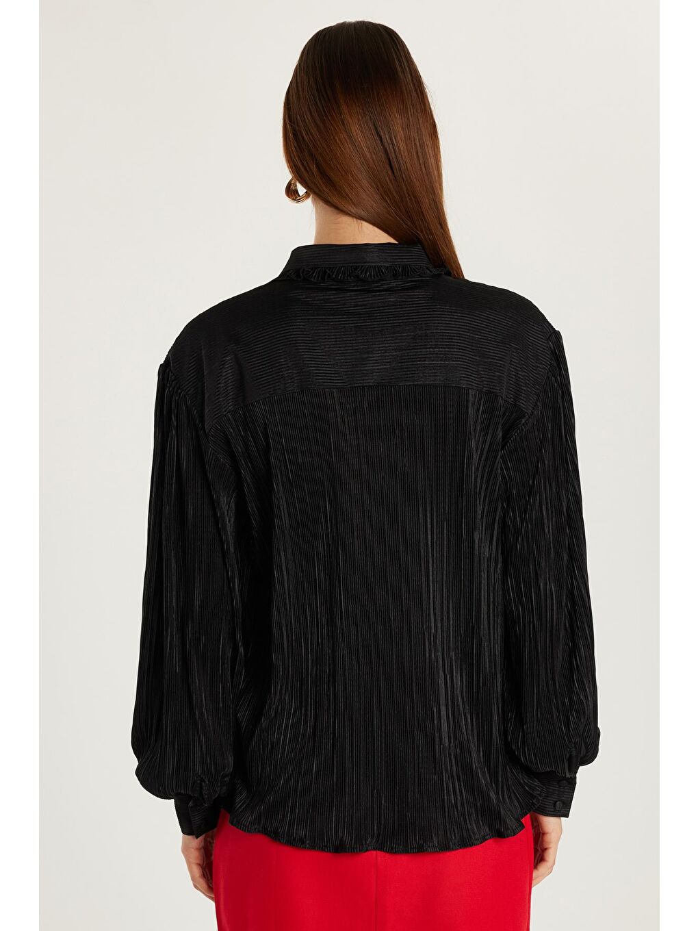 Kadın Slim Fit Dar Kesim Balon Kol Dokulu Siyah Gömlek-4