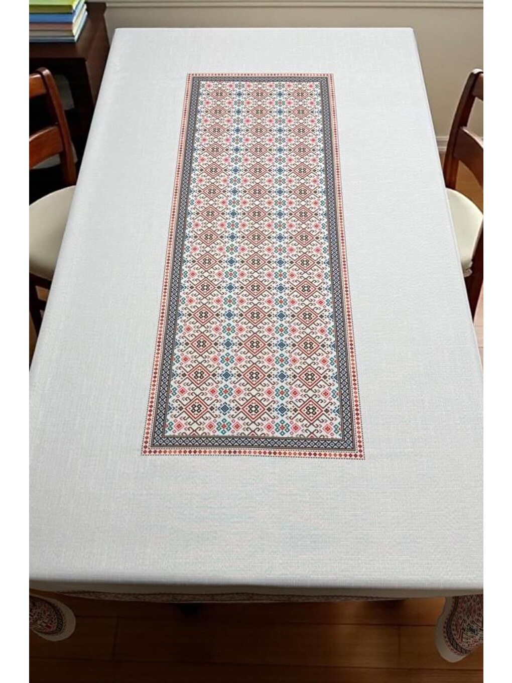 Karışık Desena Dertsiz Masa Örtüsü 150x260 Cm-1