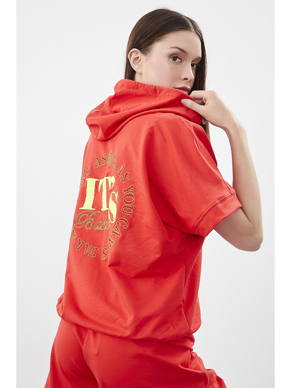 Kırmızı Kadın Coral Renk Baskılı Kapüşonlu Fermuarlı Yarım Kol Sweatshirt-1