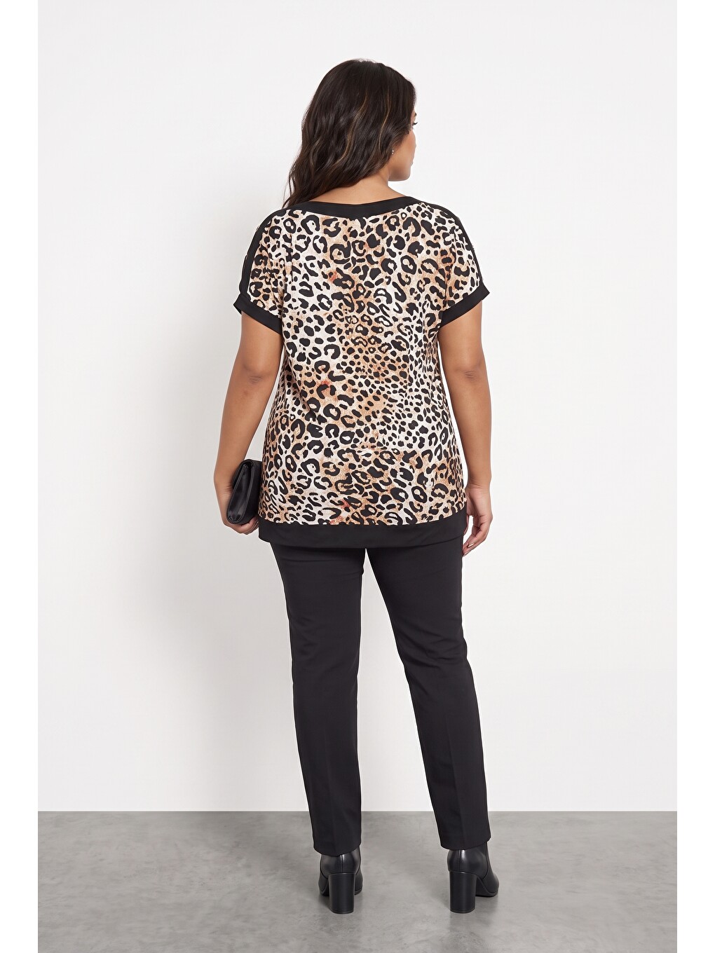 Kahverengi Kuşgözü Detaylı Leopar Bluz-5