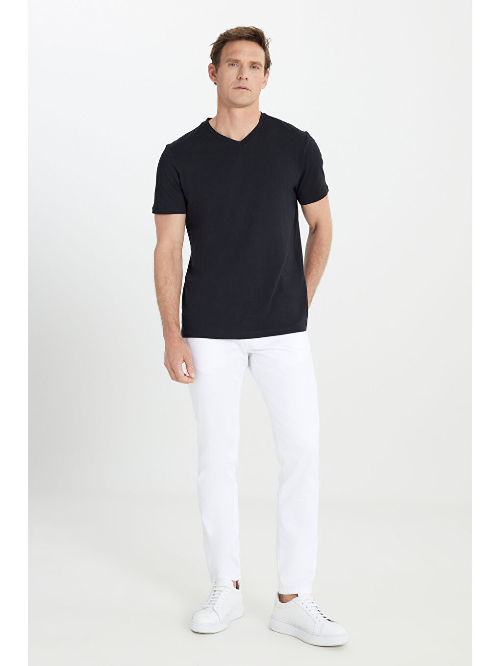 Erkek Siyah Slim Fit Dar Kesim V Yaka Pamuklu V Yaka Kısa Kollu %100 Pamuk Tişört-1